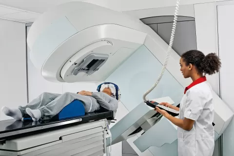 Conquista inédita: radioterapia atualizada com recursos de Folletto