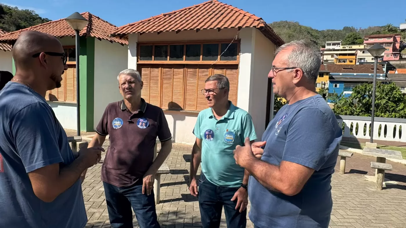 Folletto visita comunidade de Santa Leopoldina que recebeu calçamento rural quando foi Secretário de Agricultura