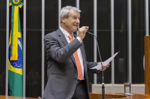 Varejo deixa de lucrar R$ 143 bilhões que migram para faturamento das bets, alerta Folletto