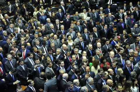 Com demais parlamentares no dia da posse na Câmara Federal